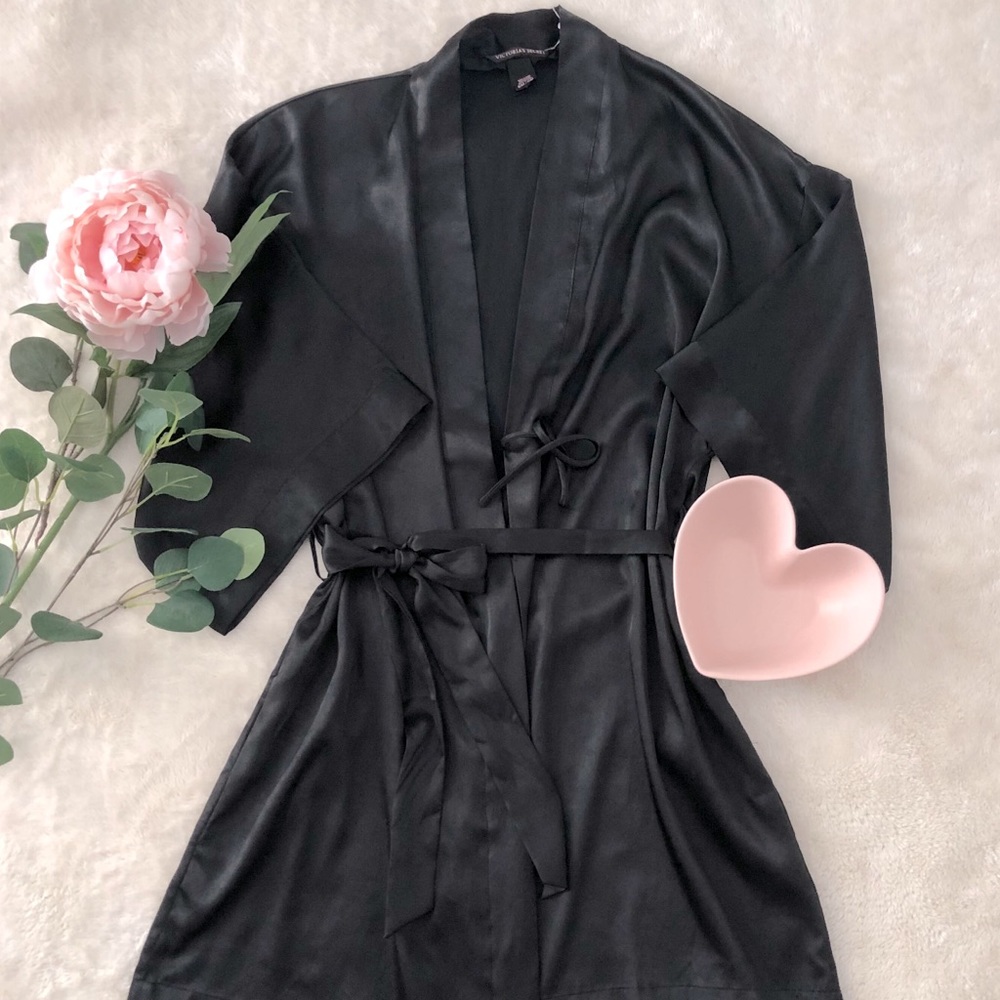 Victoria’s Secret black kimono robe